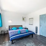 Rainsford Апартаменты Контра